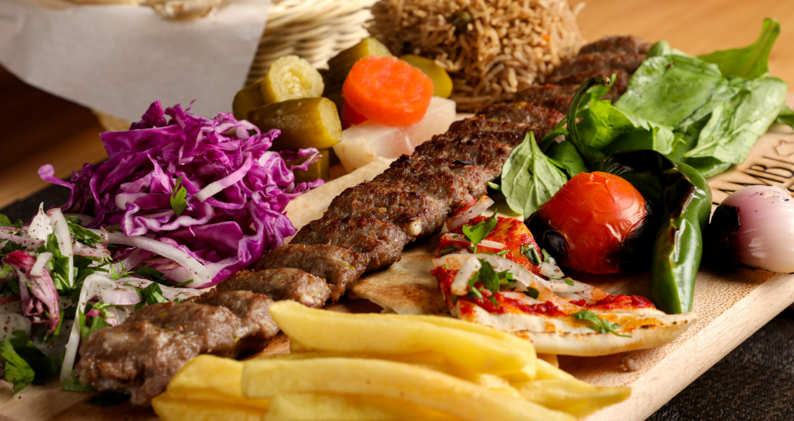 Majnoon Lahim grilled platter